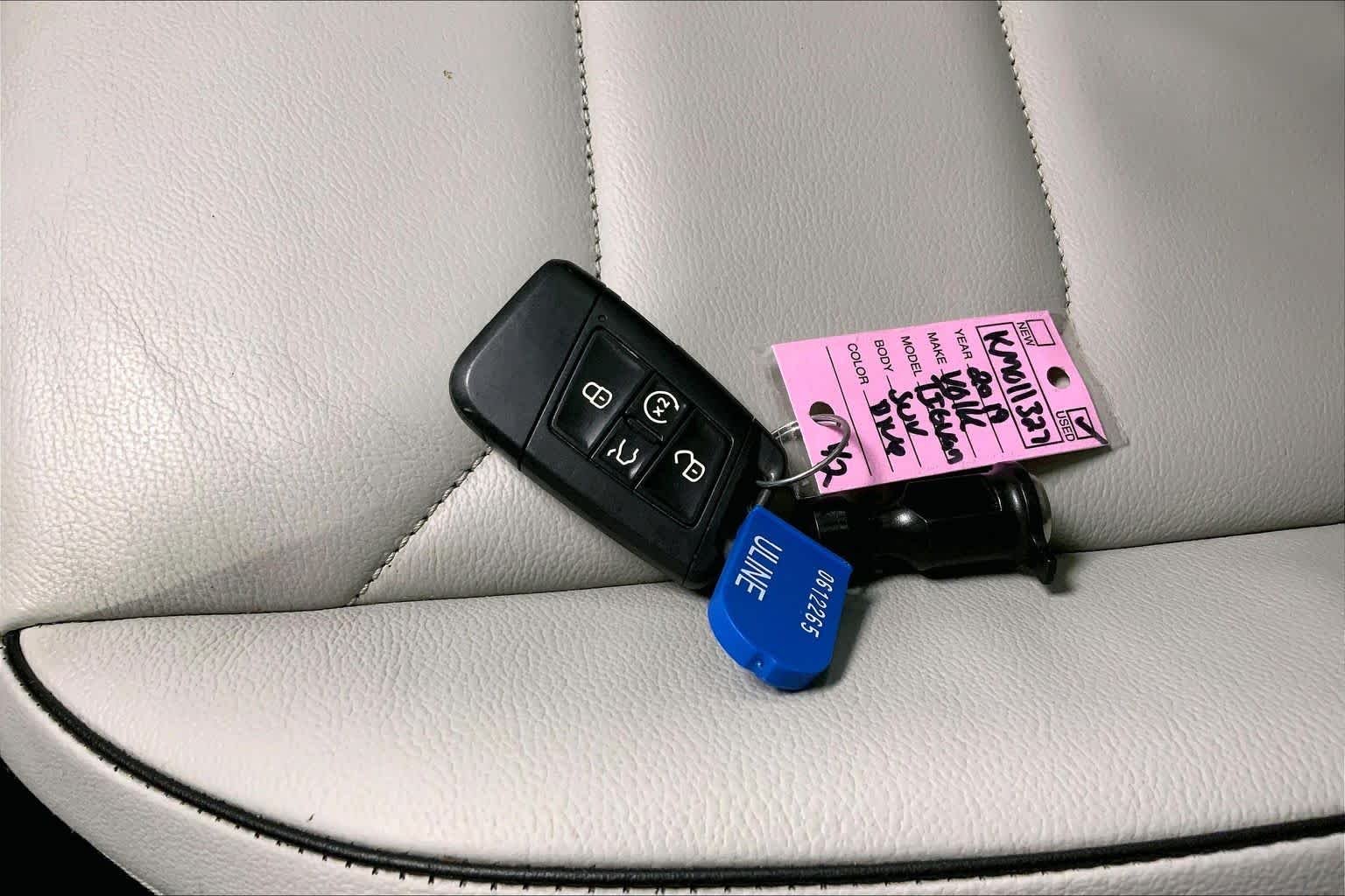 Used 2019 Deep Black Pearl Volkswagen SEL Premium image 15