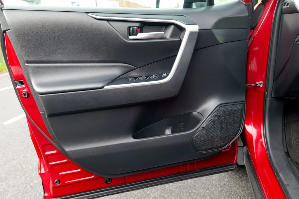 Used 2023 Pearl Toyota XLE image 17