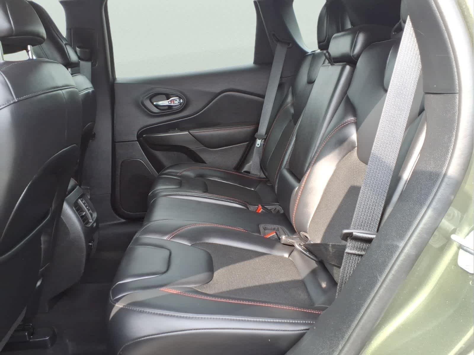 Used 2021 Olive Green Pearlcoat Jeep Trailhawk image 29
