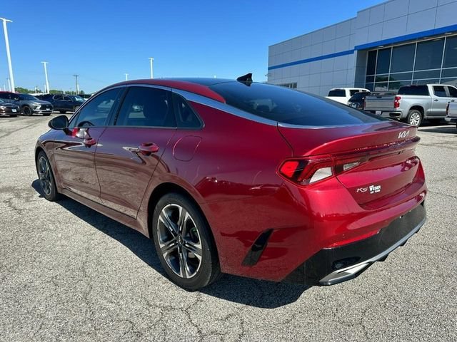 Used 2022 Red Kia EX image 3