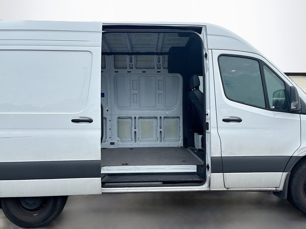 Used 2024 White Mercedes-Benz Cargo 144 WB image 17