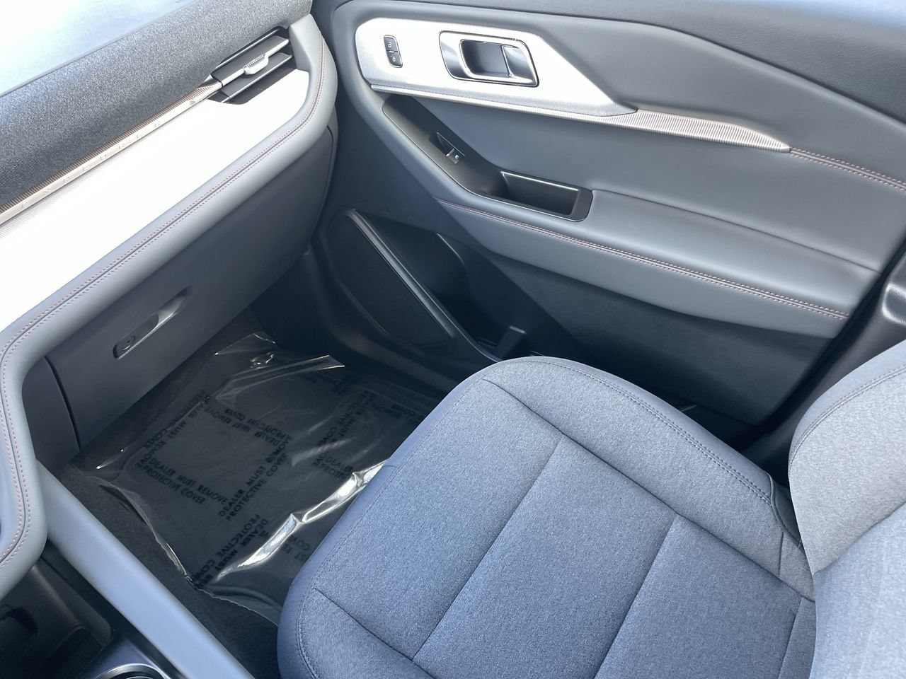 New 2026 Space White Metallic Ford Active image 15