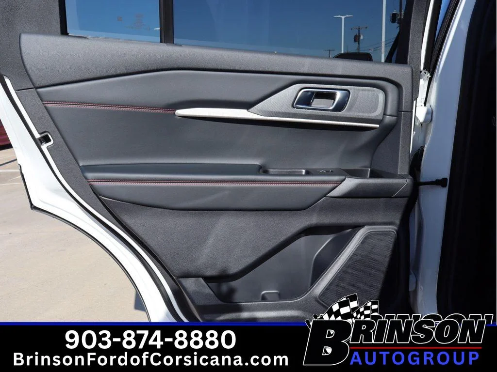 New 2026 Star White Metallic Tri-Coat Ford ST-Line image 7