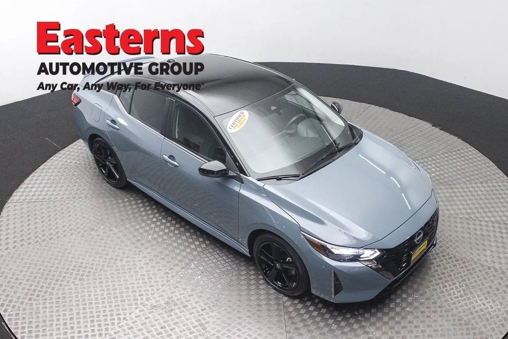 Used 2024 Gray Nissan SR image 3