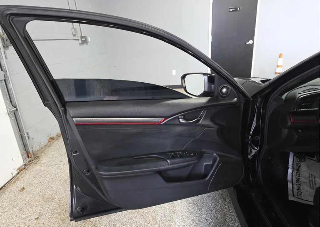 Used 2019 Crystal Black Pearl Honda Touring image 9
