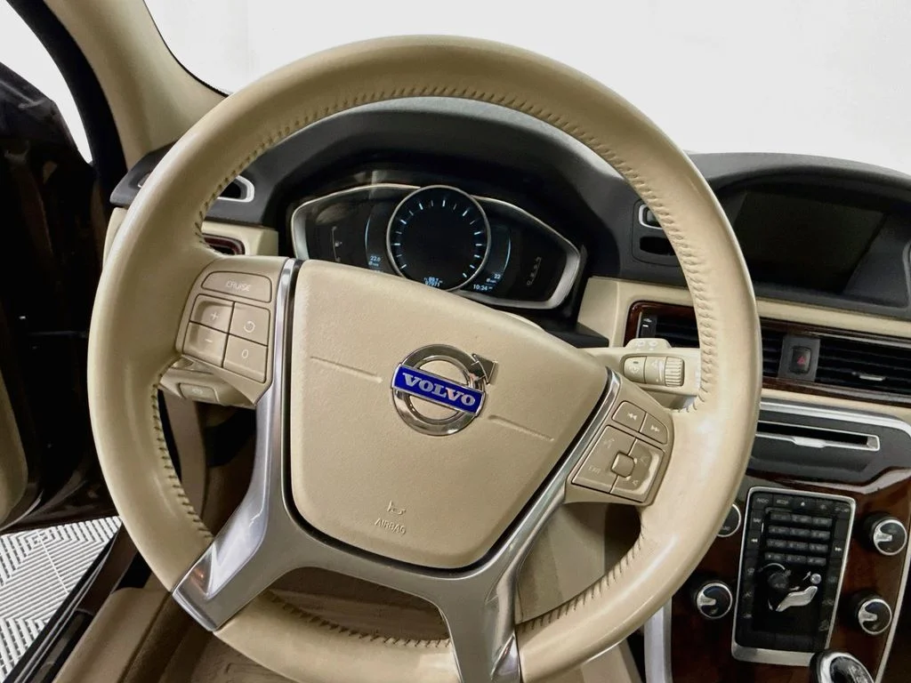 Used 2015 Blue Volvo 3.2 Premier image 12