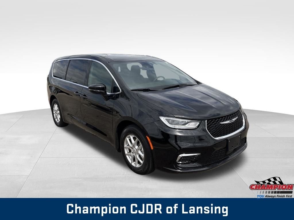 Used 2025 Black Chrysler Select image 10