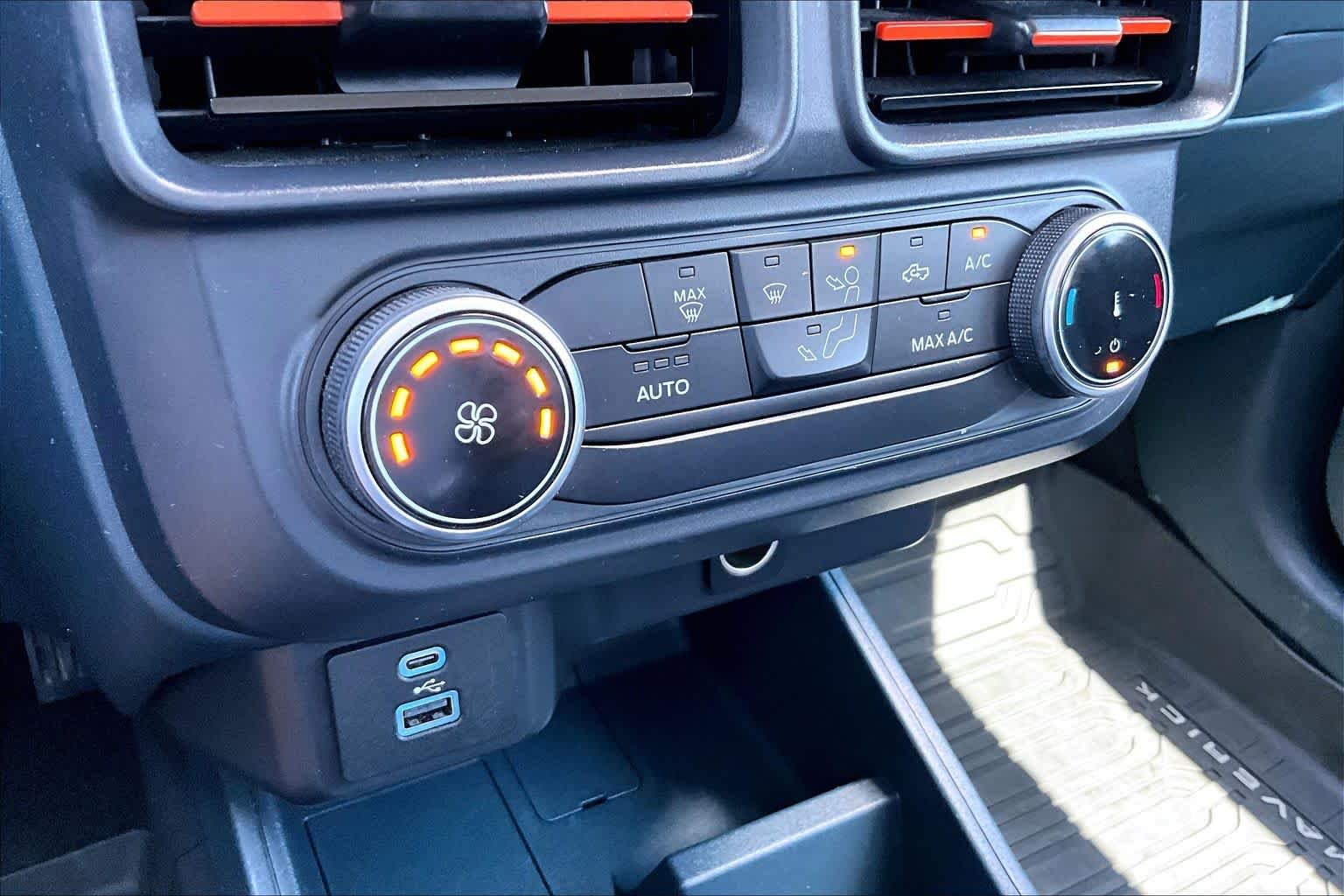 Used 2022 Velocity Blue Ford XLT image 33