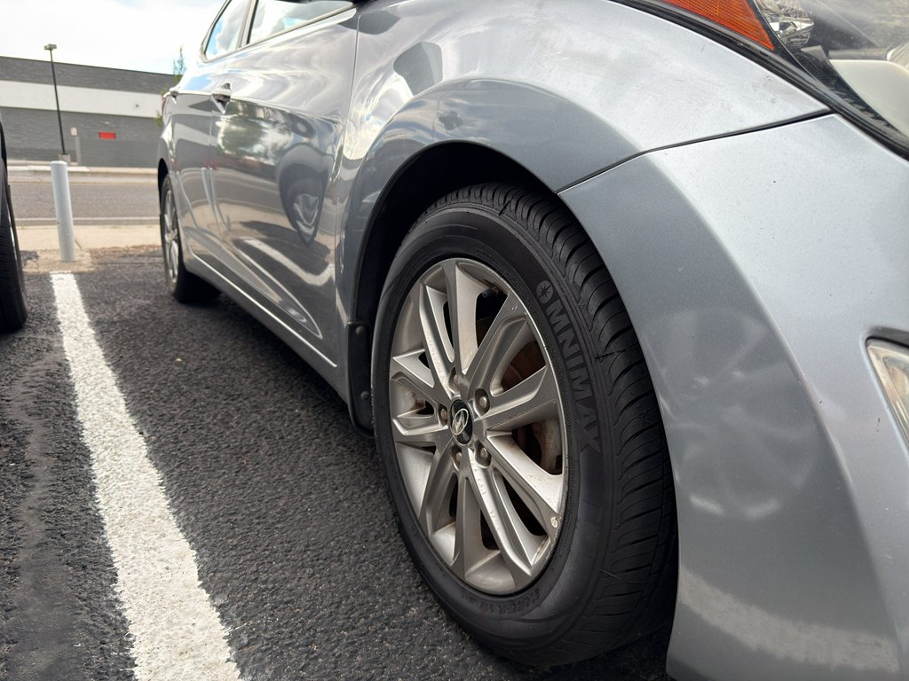 Used 2015 Shale Gray Metallic Hyundai SE image 28