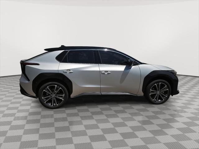 Certified Used 2023 Elemental Silver Metallic w/Black Roof Toyota Limited image 53