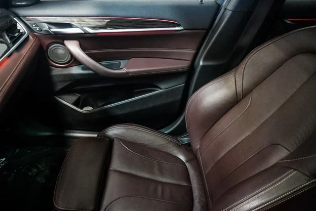 Used 2018 Blue BMW sDrive28i image 31