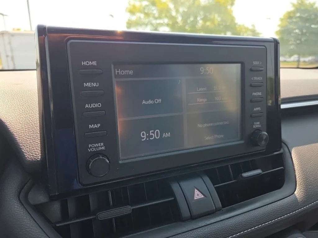 Used 2019 Gray Toyota XLE image 21