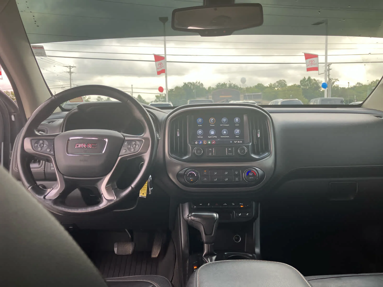 Used 2021 Summit White GMC 4WD AT4 w/Leather image 32