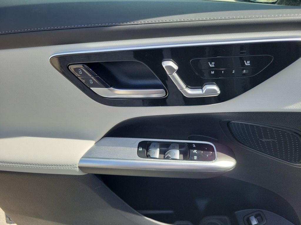 New 2027 MANUFAKTUR Alpine Grey Mercedes-Benz GLC 300 image 16