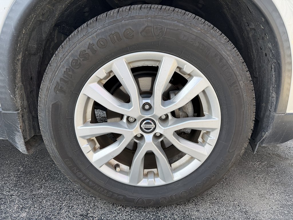 Used 2017 Brilliant Silver Nissan SV image 21