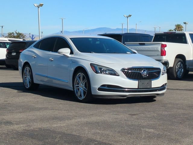 Used 2017 WHITE FROST TRICOAT Buick Essence image 2