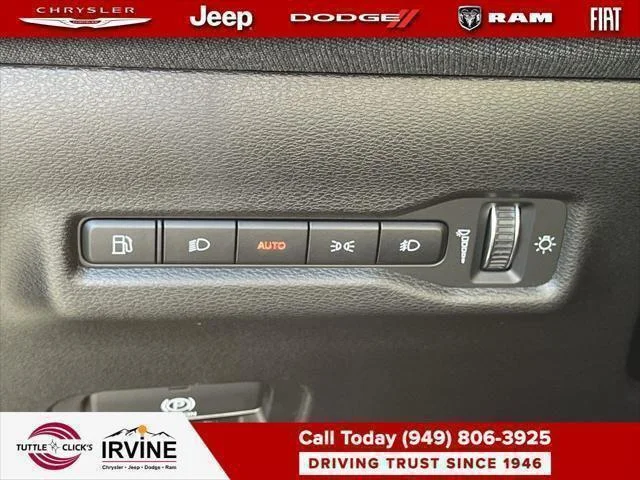 New 2026 Sting-Gray Clear-Coat Exterior Paint Jeep Laredo image 47