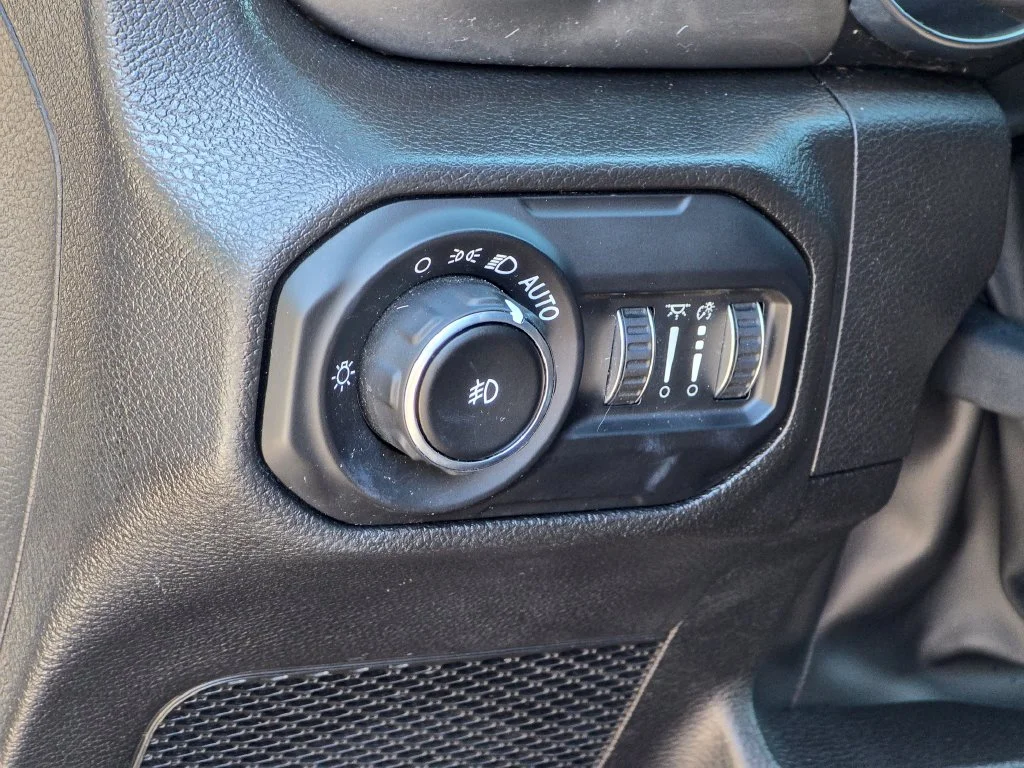Used 2022 Gray Jeep Unlimited Sahara image 36
