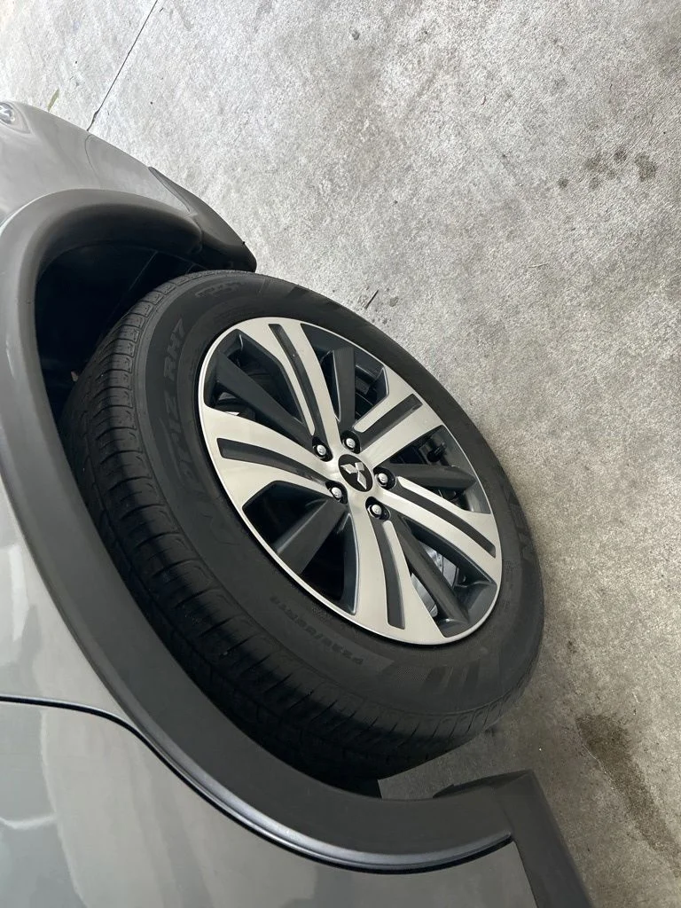 Used 2024 Gray Mitsubishi  image 15