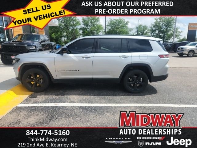 Certified Used 2023 Silver Jeep Altitude image 2