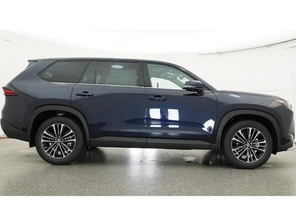 New 2026  Toyota MAX Platinum image 34