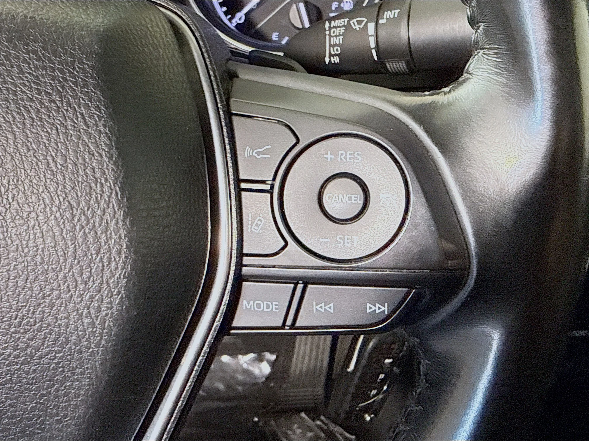 Used 2020 Blue Streak Metallic Toyota SE image 11