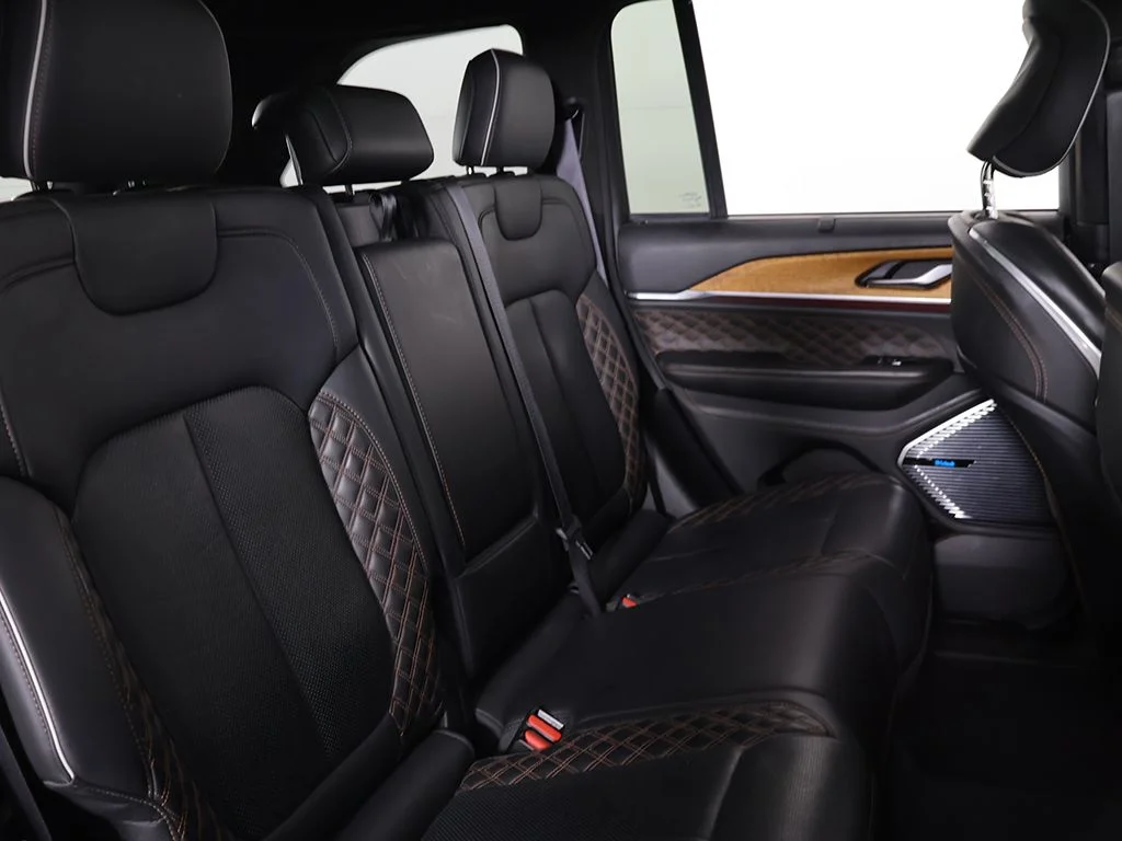 Used 2023 Diamond Black Jeep Summit Reserve image 39