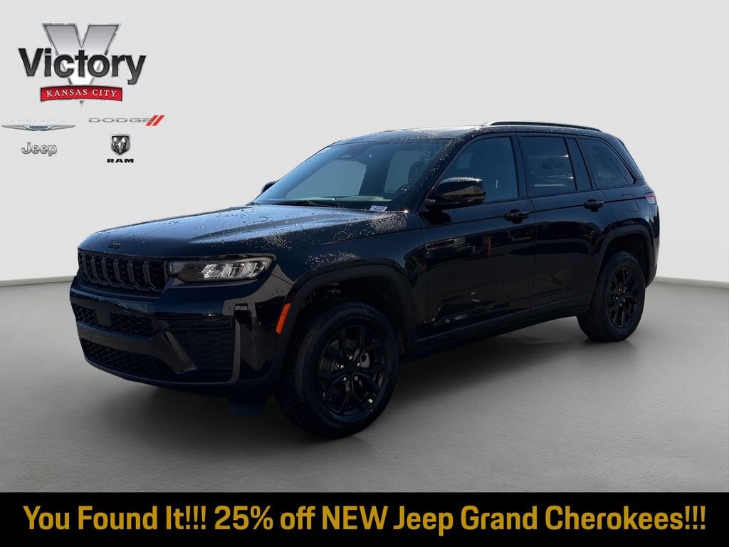 New 2026 Diamond Black Crystal Pearl-Coat Exterior Paint Jeep Altitude image 3
