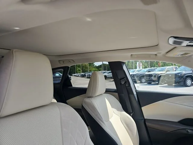 Used 2025 Green Lexus 350h Luxury image 14