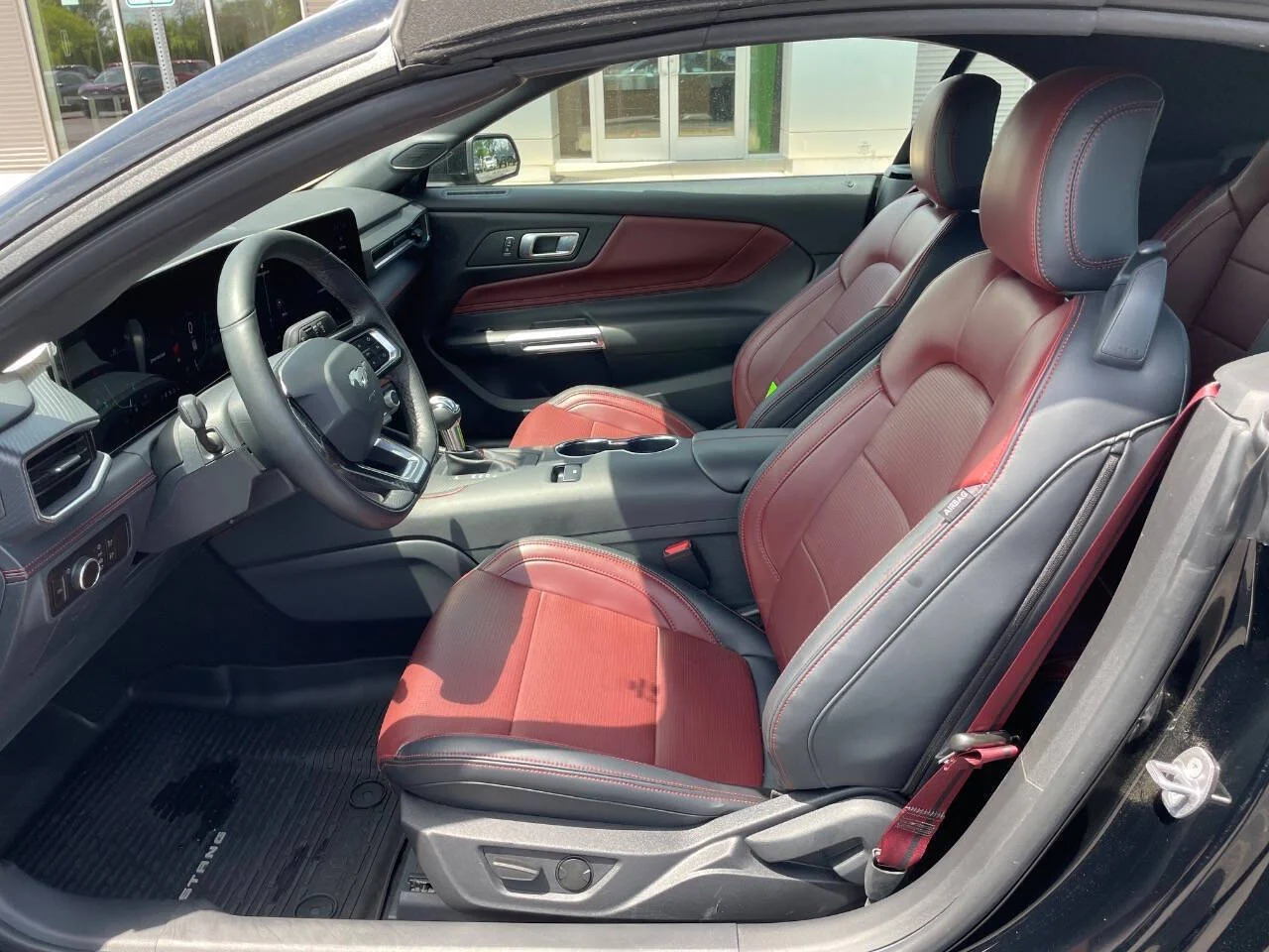 2025 Ford Mustang EcoBoost Premium - Photo 9