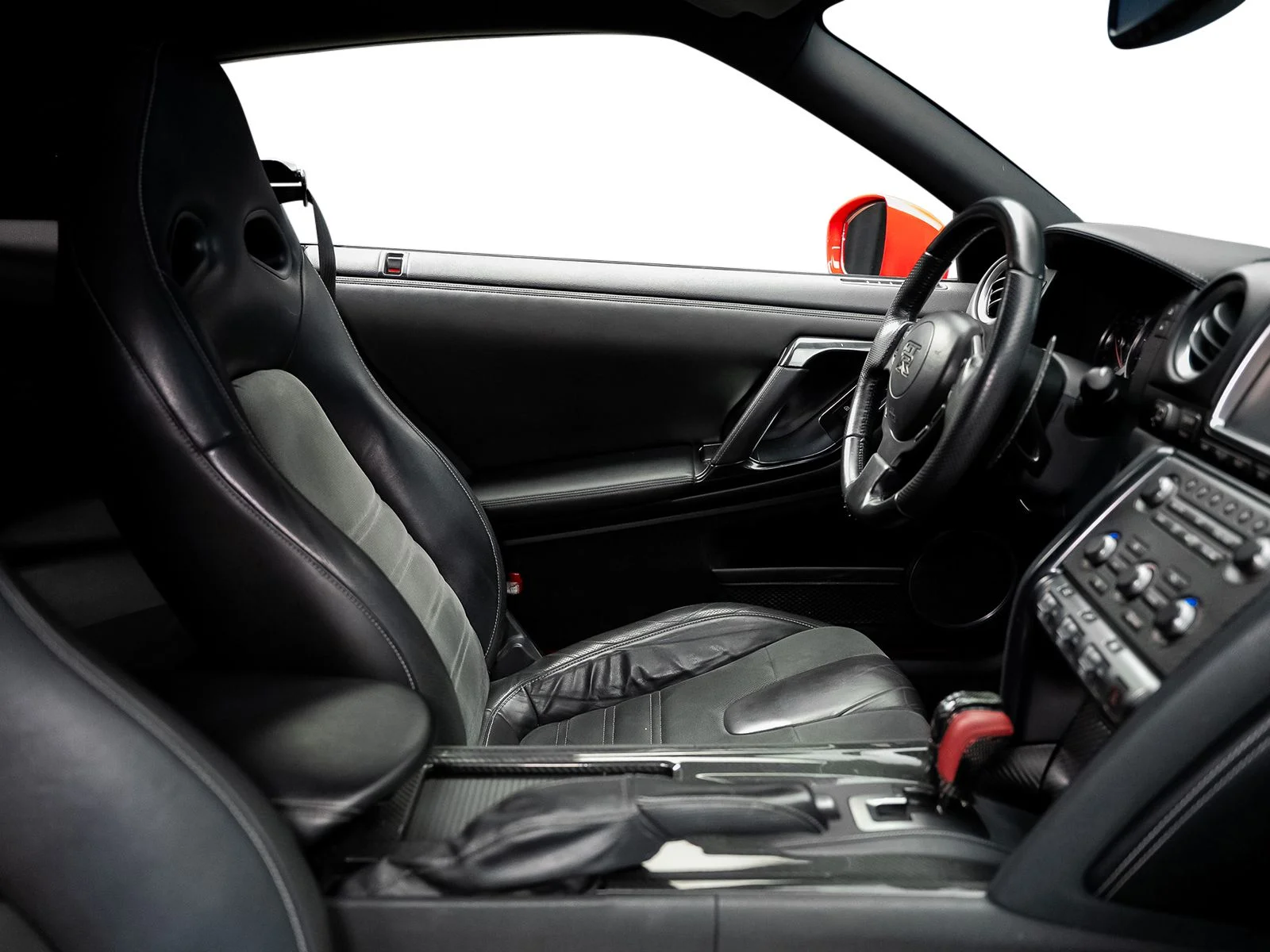 Used 2015 Red Nissan Premium image 60