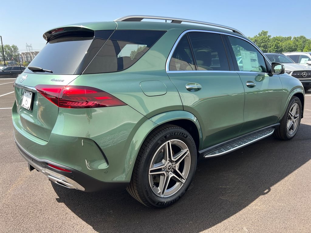 New 2026 MANUFAKTUR Ireland Mid Green Metallic Mercedes-Benz GLE 450 image 8