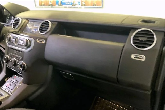 Used 2016 Gray Land Rover HSE image 28