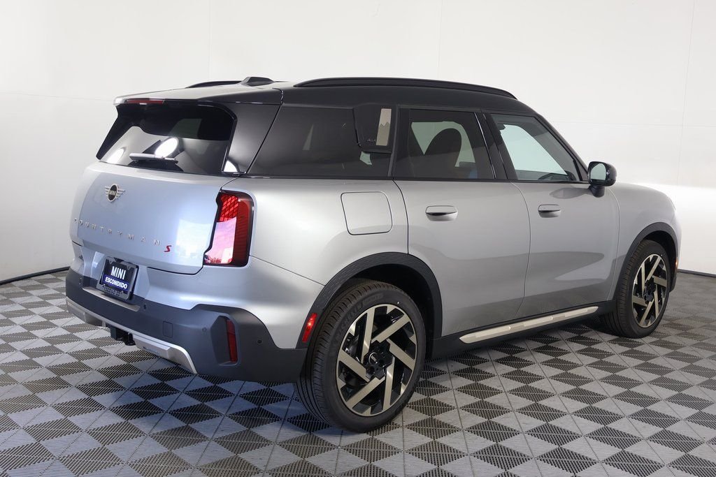New 2027 Silver MINI Iconic image 2