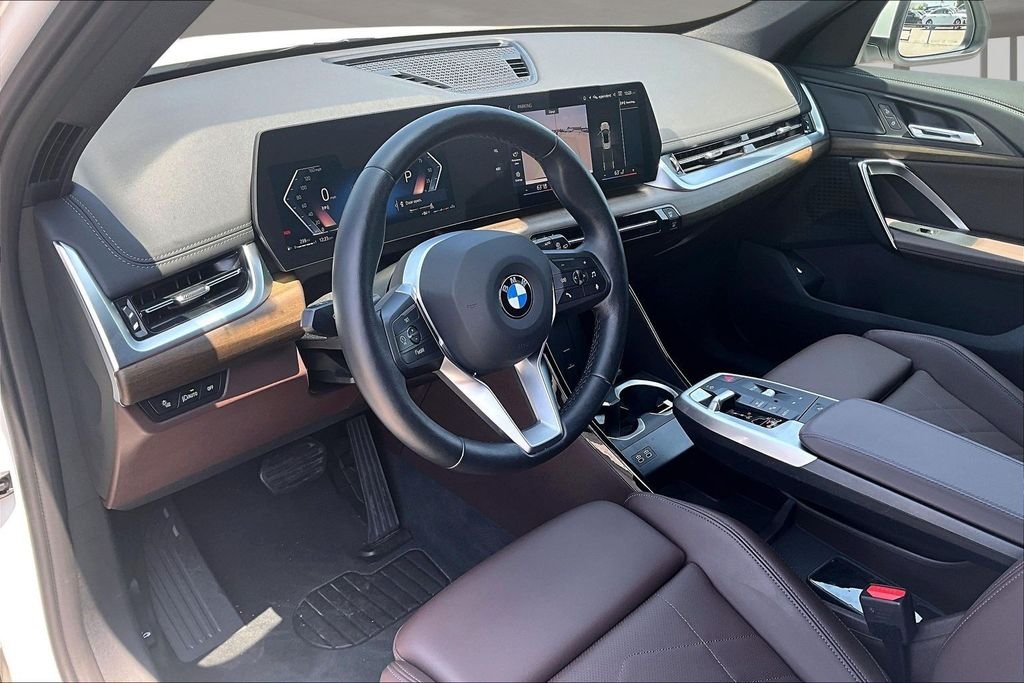 Used 2025 White BMW xDrive28i image 12
