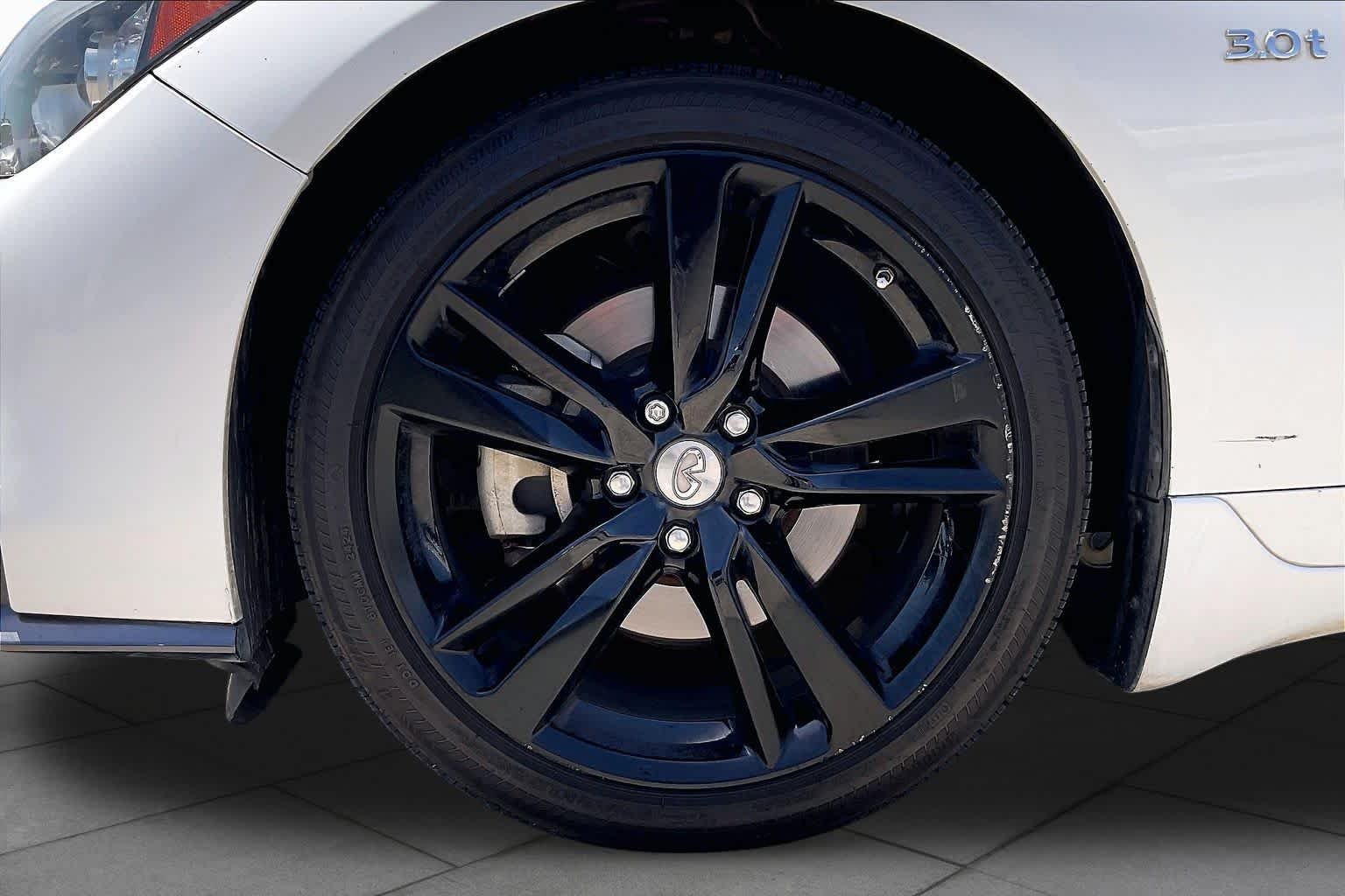 Used 2019 Pure White INFINITI 3.0t Signature Edition image 10