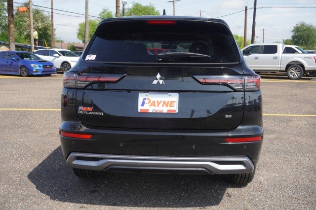 2025 Mitsubishi Outlander SE - Photo 8