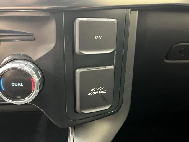 Used 2025 Silver Ford LARIAT image 24