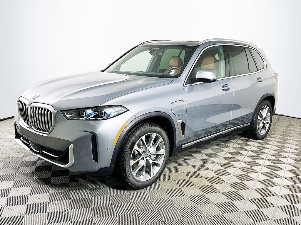 2026 BMW X5 xDrive50e's photo