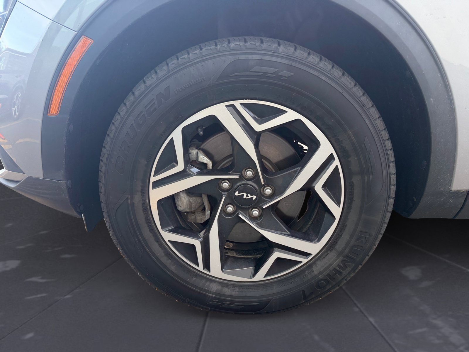 Used 2023 Steel Gray Kia LX image 42
