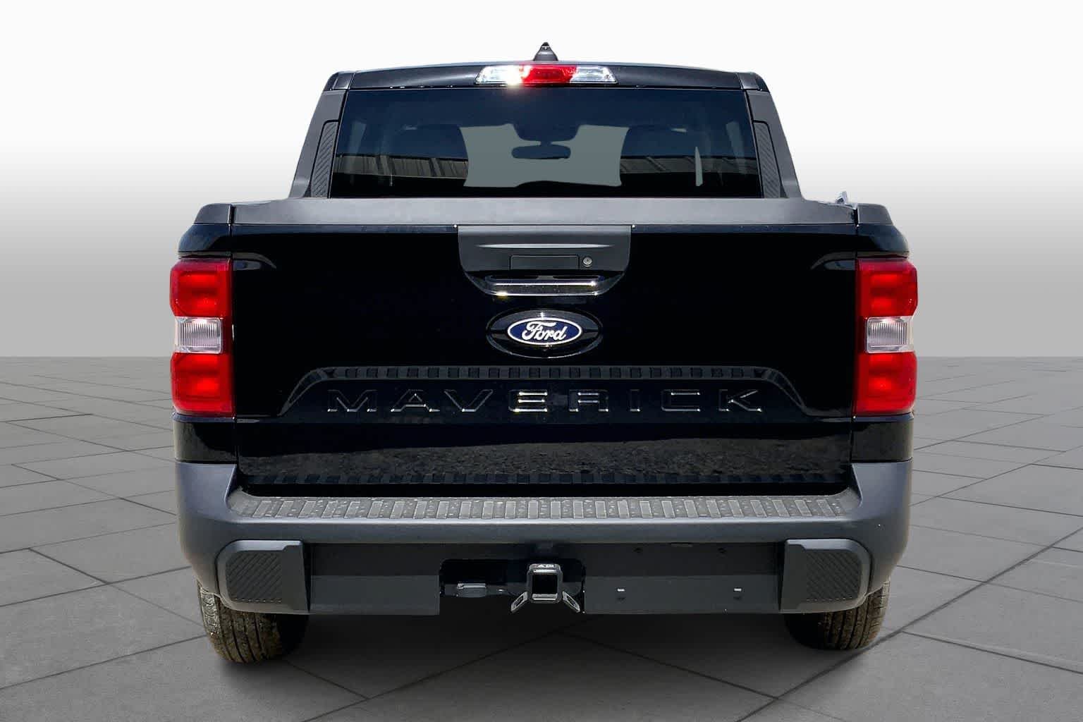New 2026 Shadow Black Ford XLT image 4