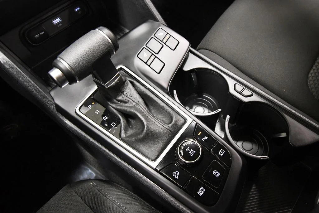 Certified Used 2025 Gray Kia LX image 26