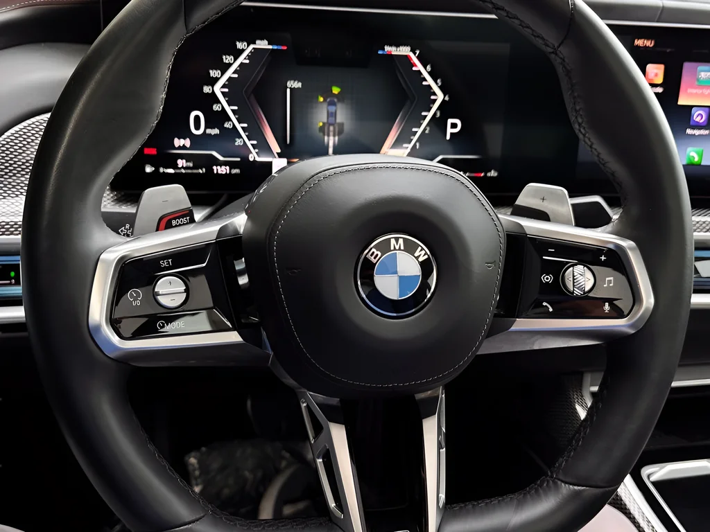 2025 BMW 7 Series 760i - Photo 16