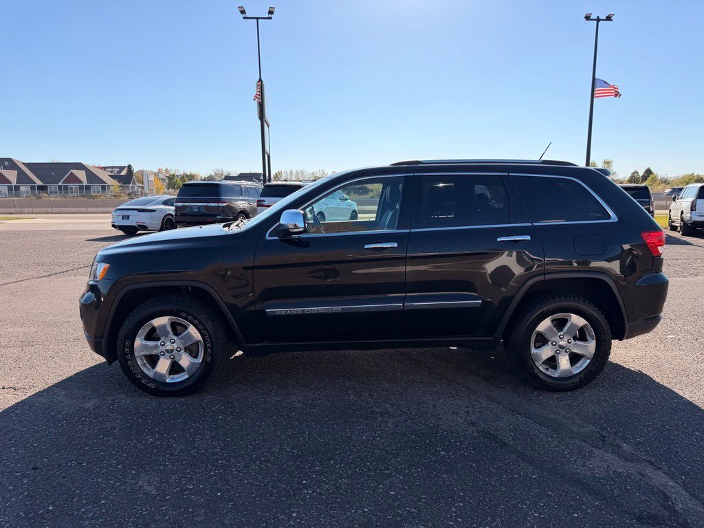 Used 2013 Black Jeep Limited image 9