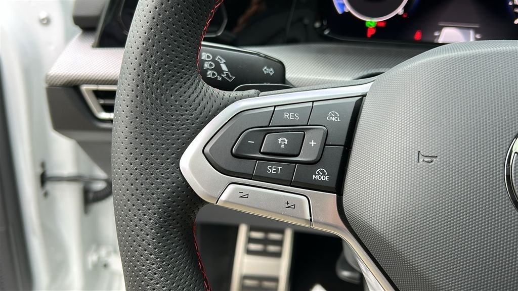2025 Volkswagen Golf GTI SE - Photo 13