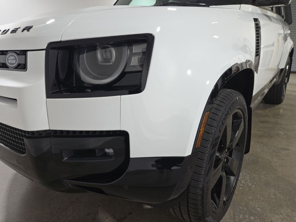 New 2026 Fuji White Land Rover X-Dynamic SE image 10
