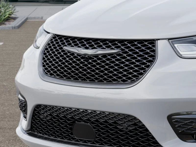New 2026 Bright White Clear-Coat Exterior Paint Chrysler Select image 42