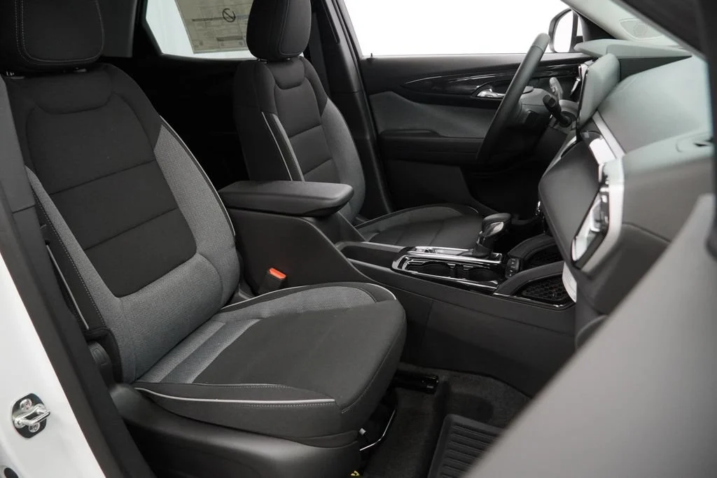 New 2026 Summit White Chevrolet LT image 28