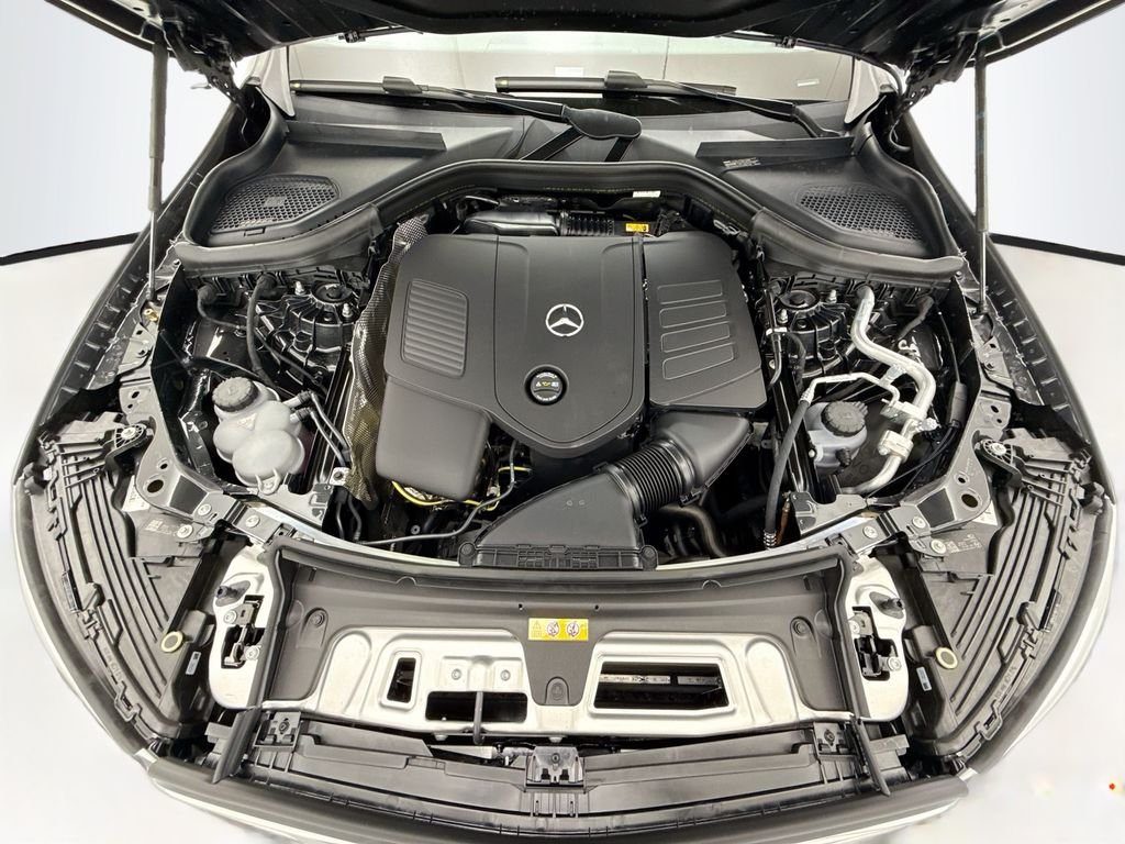 New 2026 Graphite Grey Metallic Mercedes-Benz GLC 300 image 28
