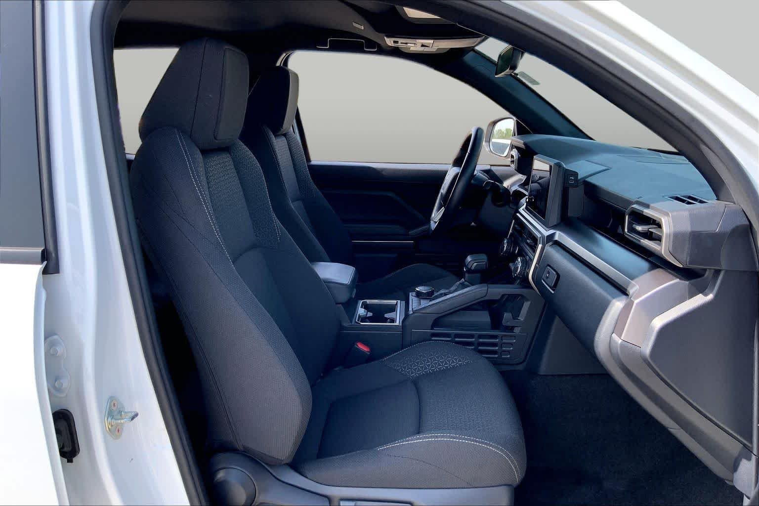 Used 2025 Ice Cap Toyota SR5 image 9